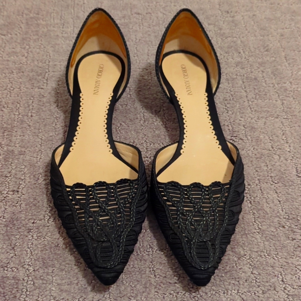 Giorgio Armani black pointed toe kitten heel shoes size 37